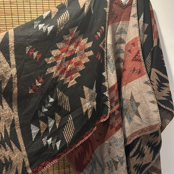Reversible Ethnically-Inspired Poncho - Picture 2 of 3